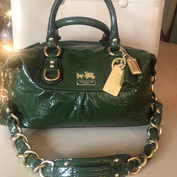 β€οΈ COACH Patent Leather Madison Sabrina purse